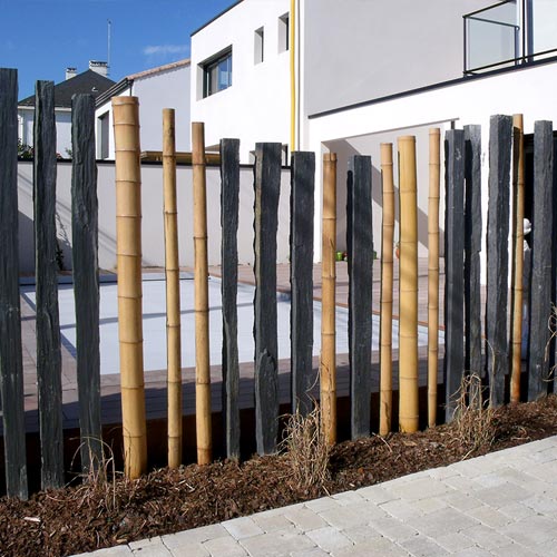 Pose de clôture birse-vue avec piquets bambous et schistes  près de Clisson